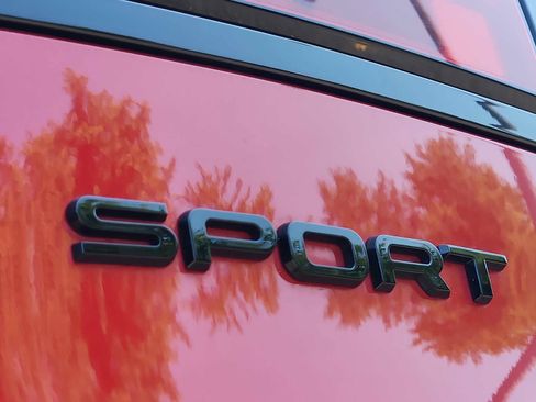 Used 2025 Land Rover Range Rover Sport SE AWD/4WD image 30