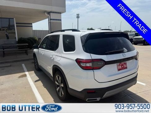 Used 2023 Honda Pilot Touring image 4