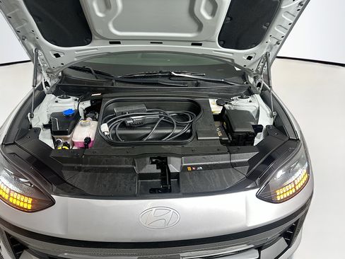 Used 2024 Hyundai Ioniq 6 SE RWD image 32