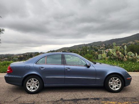 Used 2005 Mercedes-Benz E 320 Sedan image 7