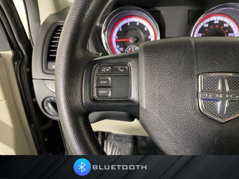 Used 2019 Dodge Grand Caravan SE w/ UConnect Hands-Free Group FWD image 21
