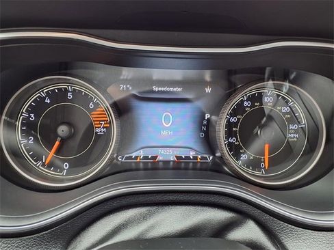 Used 2019 Jeep Cherokee Limited w/ Luxury Group image 11