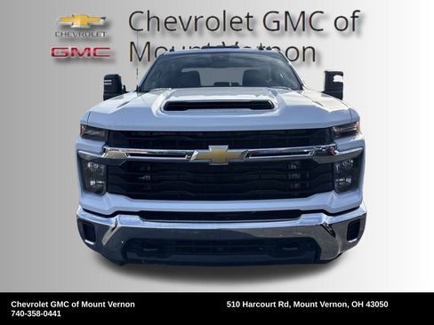 Used 2024 Chevrolet Silverado 3500 LT image 9