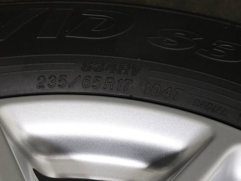 Used 2023 Chrysler Pacifica Touring-L FWD image 47