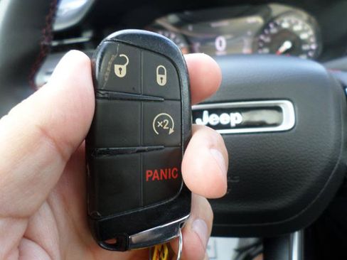 Used 2023 Jeep Compass Trailhawk w/ Sun and Sound Group AWD/4WD image 24