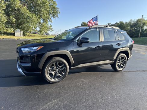 Used 2024 Toyota RAV4 Adventure AWD/4WD image 5