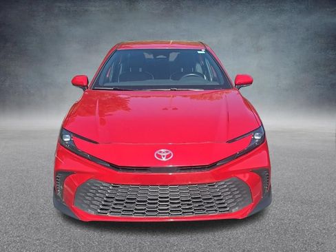 Used 2025 Toyota Camry SE FWD image 3
