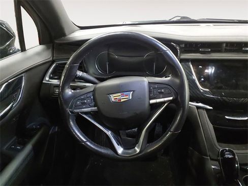Used 2020 Cadillac XT6 Premium Luxury image 12