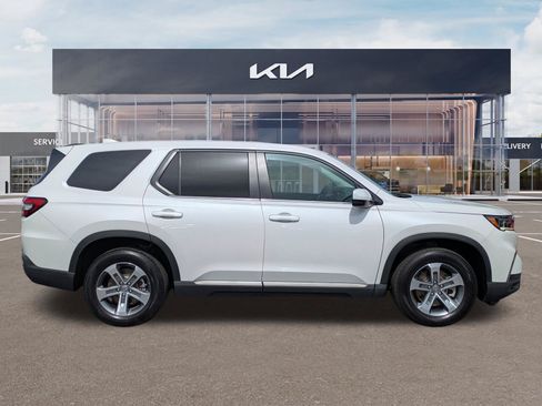 Used 2023 Honda Pilot EX-L image 3