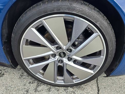 Used 2022 Audi e-tron GT Prestige image 9