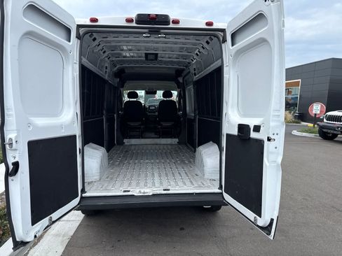 Used 2025 RAM ProMaster 2500 w/ Convenience Group FWD image 16