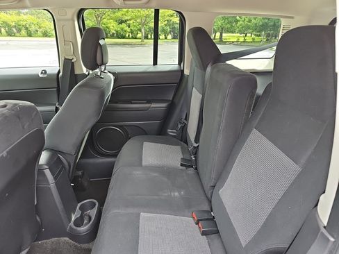 Used 2014 Jeep Patriot Latitude FWD image 17