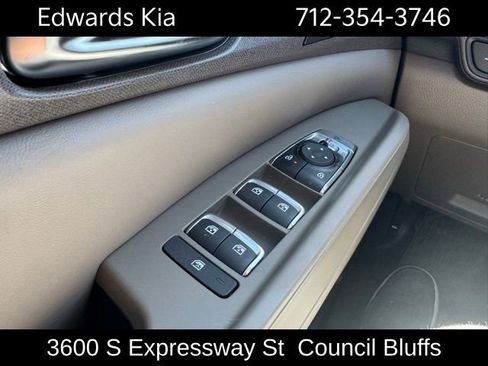 New 2026 Kia Carnival EX FWD image 16