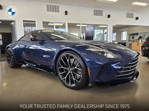 Used 2025 Aston Martin V8 Vantage Coupe RWD image 1
