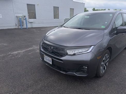 Used 2025 Honda Odyssey EX-L image 3