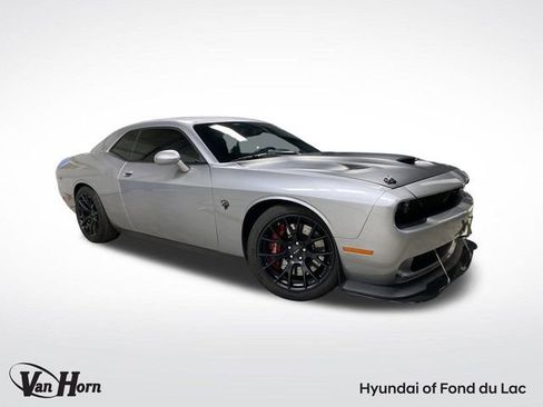 Used 2015 Dodge Challenger SRT Hellcat image 1
