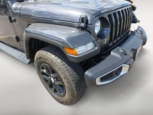 Used 2023 Jeep Gladiator Sport AWD/4WD image 11