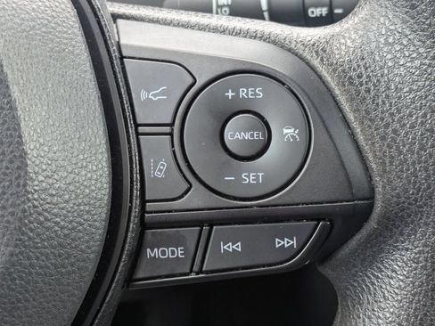 Used 2025 Toyota RAV4 XLE AWD/4WD image 25
