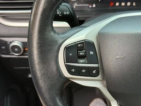Used 2021 Ford Explorer XLT w/ Equipment Group 202A AWD/4WD image 19