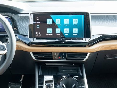 New 2026 Volkswagen Atlas Cross Sport SEL R-Line image 33