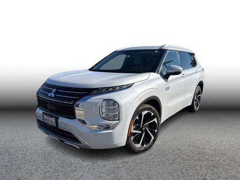 Used 2023 Mitsubishi Outlander SEL image 1