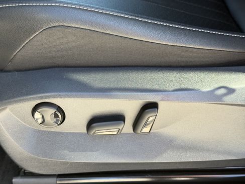 Used 2024 Volkswagen Tiguan SE image 20