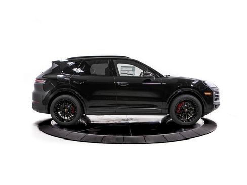Certified 2026 Porsche Cayenne S AWD/4WD image 8