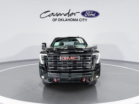 Used 2025 GMC Sierra 2500 AT4 AWD/4WD image 3