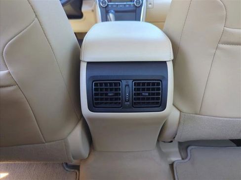 Used 2016 Toyota Camry XLE w/ Advanced Technology Package FWD image 20