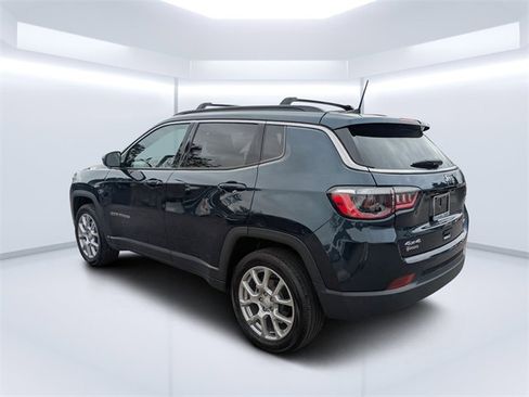 Used 2024 Jeep Compass Latitude image 5