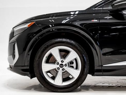 Used 2024 Audi Q4 e-tron Premium Plus w/ Premium Plus AWD/4WD image 30