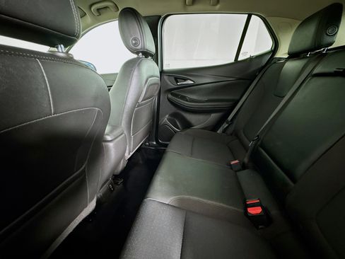 Used 2021 Buick Encore GX Select image 42