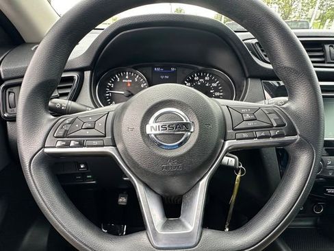 Used 2018 Nissan Rogue S FWD image 41