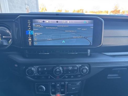 Used 2024 Jeep Wrangler High Altitude image 26