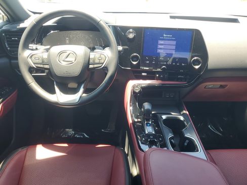 Certified 2024 Lexus NX 250 FWD w/ Towing Package (2000 Lbs) image 10