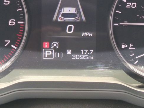 Used 2026 Subaru Crosstrek 2.5i Premium AWD/4WD image 32