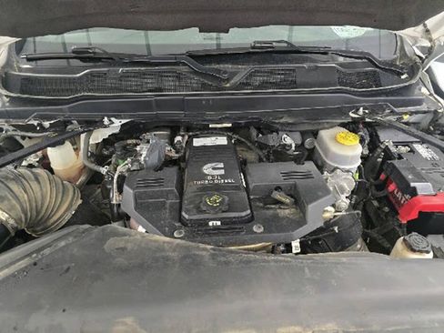 Used 2024 RAM 2500 Tradesman w/ Chrome Appearance Group AWD/4WD image 18