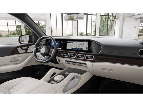 New 2026 Mercedes-Benz GLS 580 4MATIC image 19