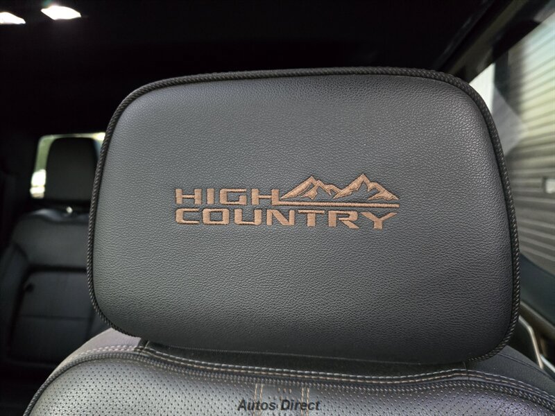 Used 2022 Chevrolet Silverado 1500 High Country w/ High Country Premium Package AWD/4WD image 38