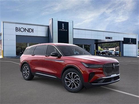 New 2025 Lincoln Nautilus Premier image 7