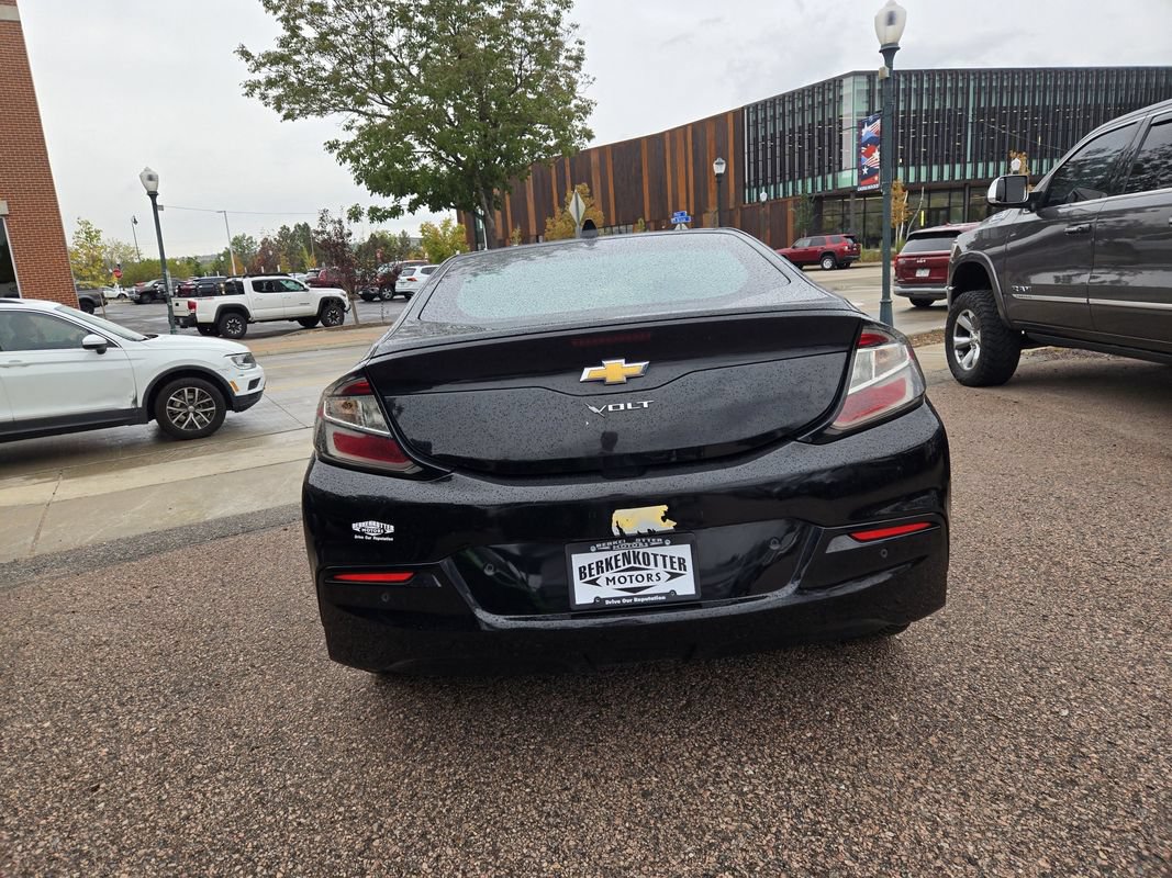 Used 2016 Chevrolet Volt Premier w/ Driver Confidence Package FWD image 9