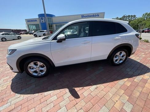 Used 2025 Honda HR-V LX image 31