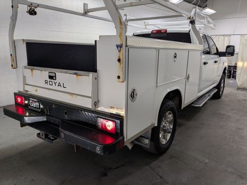 Used 2024 RAM 3500 Big Horn w/ Level 2 Equipment Group AWD/4WD image 7