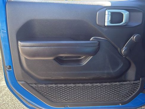 Used 2020 Jeep Gladiator Sport image 16