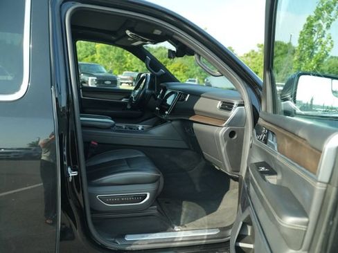 Used 2023 Jeep Grand Wagoneer Series II AWD/4WD image 21
