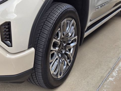 Used 2026 GMC Sierra 1500 Denali Ultimate AWD/4WD image 19