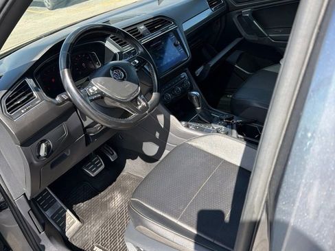 Used 2019 Volkswagen Tiguan SEL Premium R-Line AWD/4WD image 2