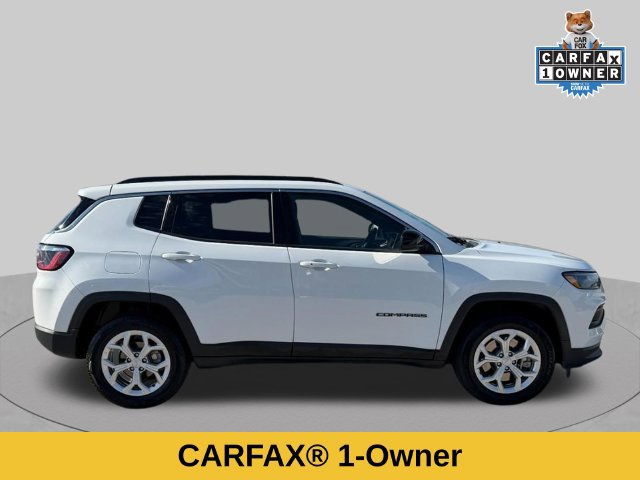 Used 2024 Jeep Compass Latitude AWD/4WD image 2