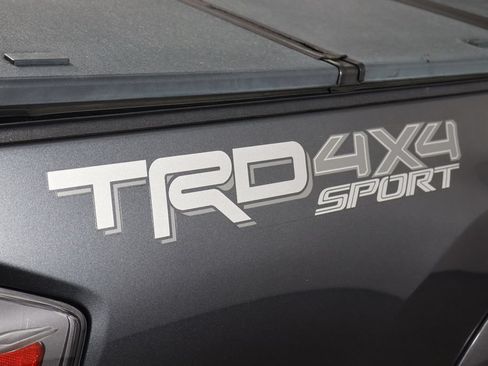Used 2020 Toyota Tacoma TRD Sport AWD/4WD image 46