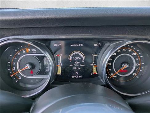 Used 2021 Jeep Wrangler Unlimited Sahara image 10